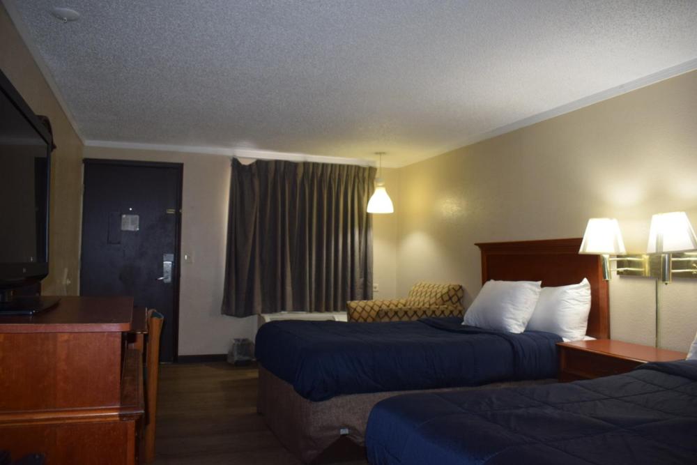 Two Queen Beds Non-Smoking interior